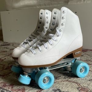 Women’s 8 roller skates